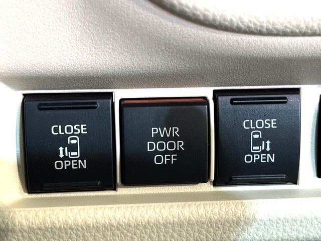 TOYOTA SIENTA HYBRID 2022 Image 31