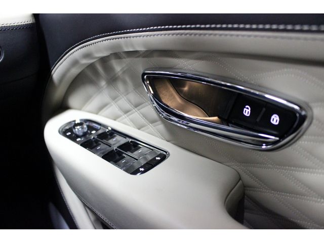 BENTLEY BENTAYGA 2025 Image 31