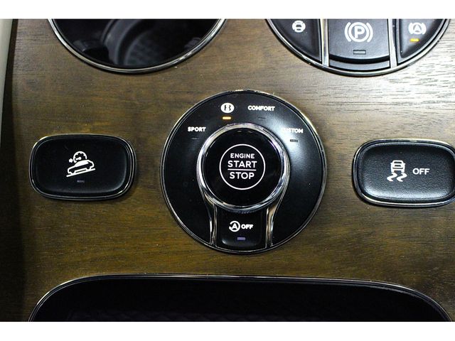 BENTLEY BENTAYGA 2025 Image 31