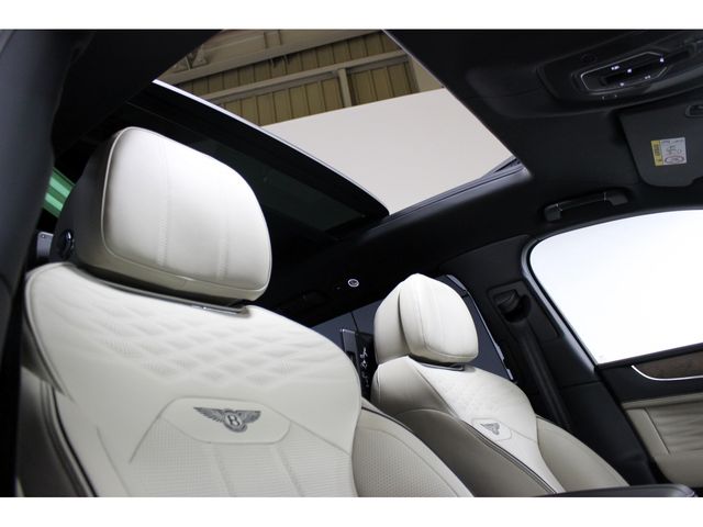 BENTLEY BENTAYGA 2025 Image 31
