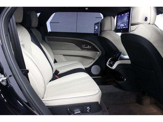 BENTLEY BENTAYGA 2025 Image 31