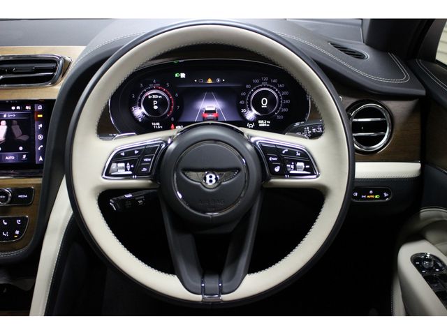BENTLEY BENTAYGA 2025 Image 31