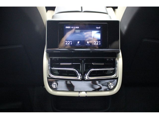 BENTLEY BENTAYGA 2025 Image 31