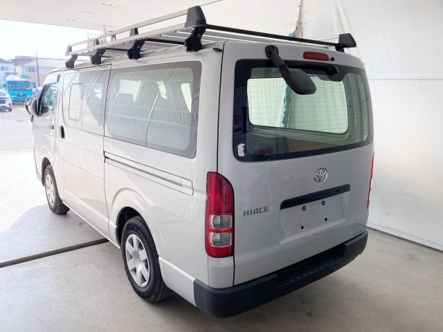 TOYOTA HIACE VAN 1.25T 2WD 2020 Image 31