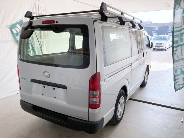 TOYOTA HIACE VAN 1.25T 2WD 2020 Image 31