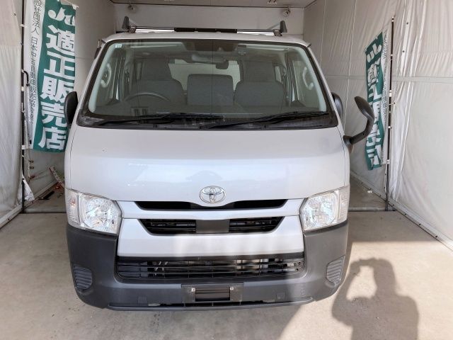 TOYOTA HIACE VAN 1.25T 2WD 2020 Image 31