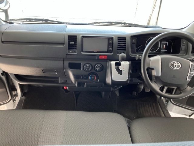 TOYOTA HIACE VAN 1.25T 2WD 2020 Image 31