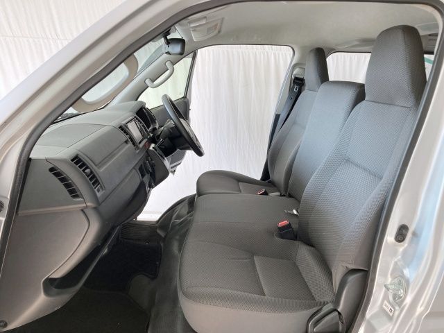 TOYOTA HIACE VAN 1.25T 2WD 2020 Image 31