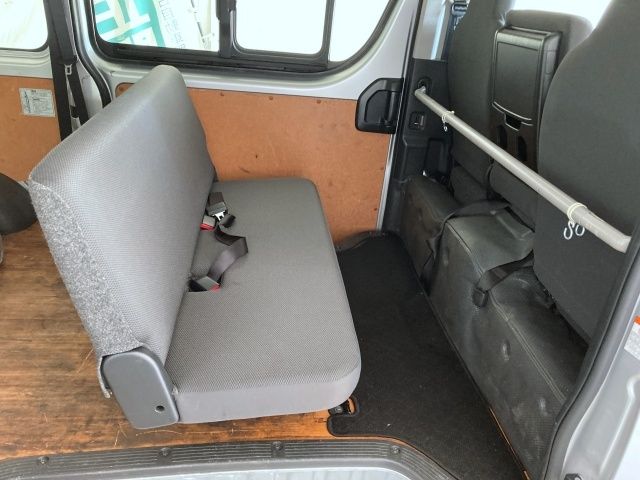 TOYOTA HIACE VAN 1.25T 2WD 2020 Image 31