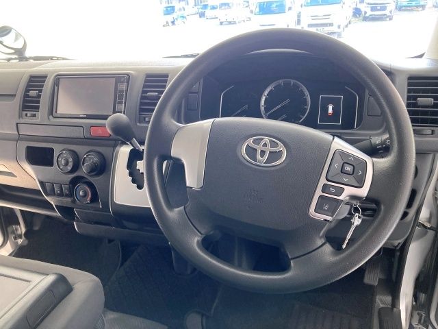 TOYOTA HIACE VAN 1.25T 2WD 2020 Image 31