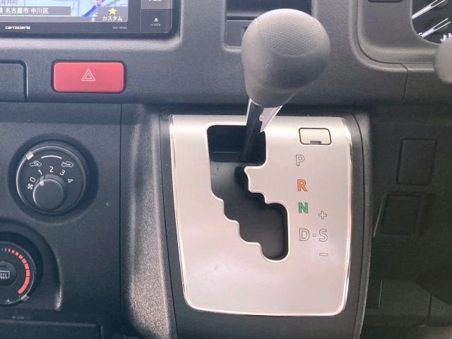 TOYOTA HIACE VAN 1.25T 2WD 2020 Image 31