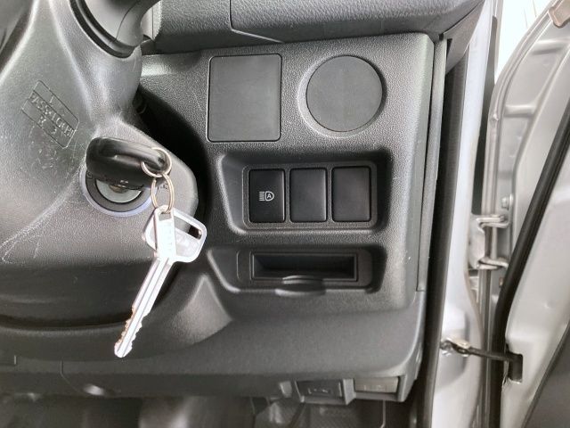 TOYOTA HIACE VAN 1.25T 2WD 2020 Image 31