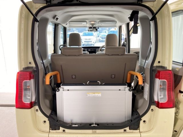 DAIHATSU TANTO 2018 Image 31