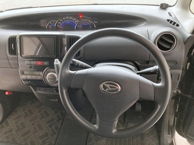 DAIHATSU TANTO CUSTOM 2013 Image 31