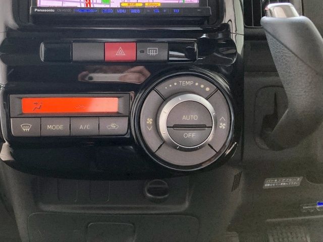 DAIHATSU TANTO CUSTOM 2013 Image 31