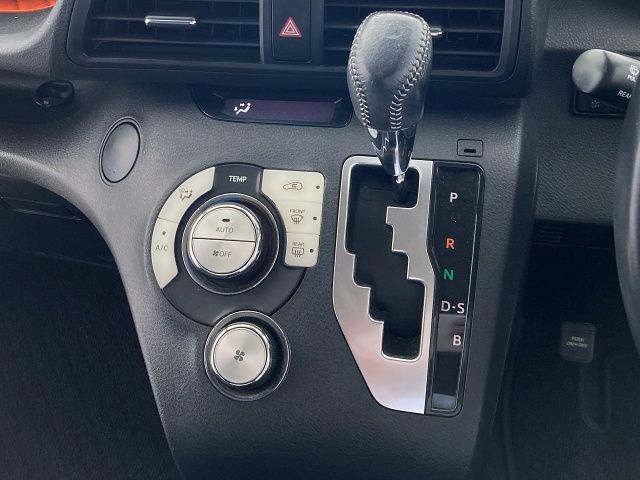 TOYOTA SIENTA 2016 Image 31