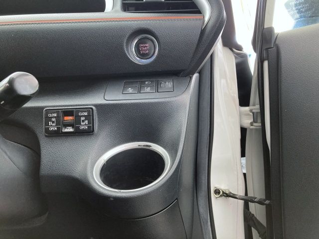 TOYOTA SIENTA 2016 Image 31