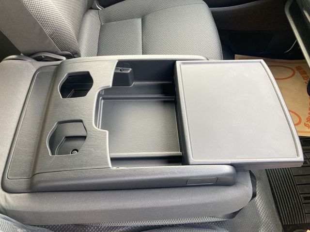 TOYOTA HIACE VAN 2WD 2025 Image 31