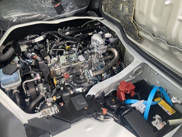 TOYOTA HIACE VAN 2WD 2025 Image 31