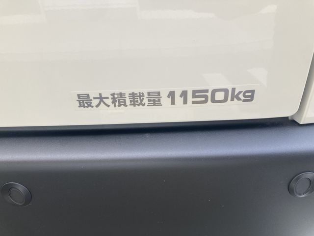TOYOTA HIACE VAN 2WD 2025 Image 31