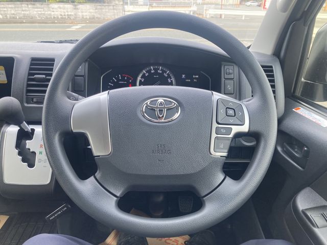 TOYOTA HIACE VAN 2WD 2025 Image 31