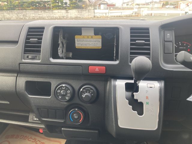 TOYOTA HIACE VAN 2WD 2025 Image 31