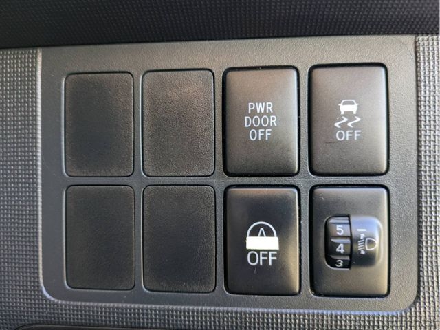 TOYOTA SPADE 2016 Image 31