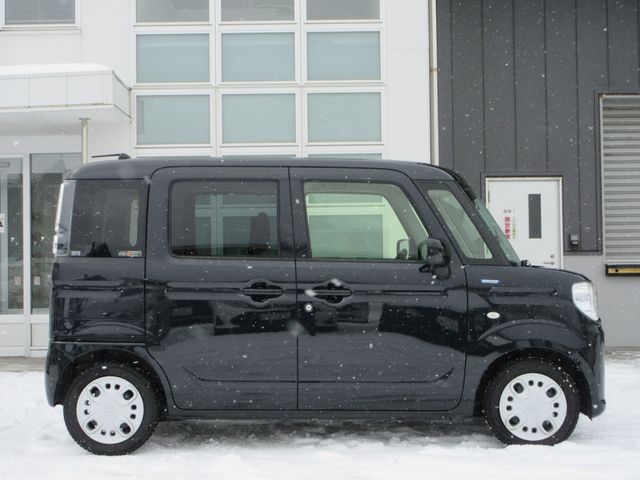 SUZUKI SPACIA 4WD 2022 Image 31