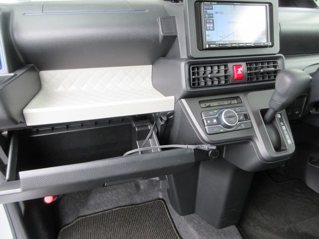 DAIHATSU TANTO 4WD 2022 Image 31