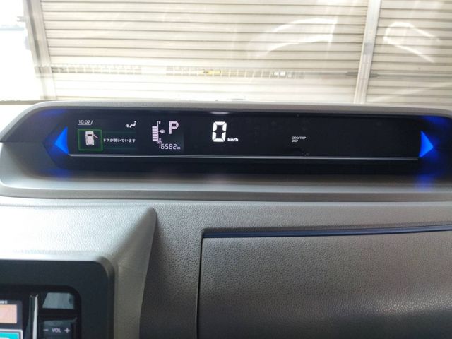 DAIHATSU TANTO CUSTOM 4WD 2020 Image 31