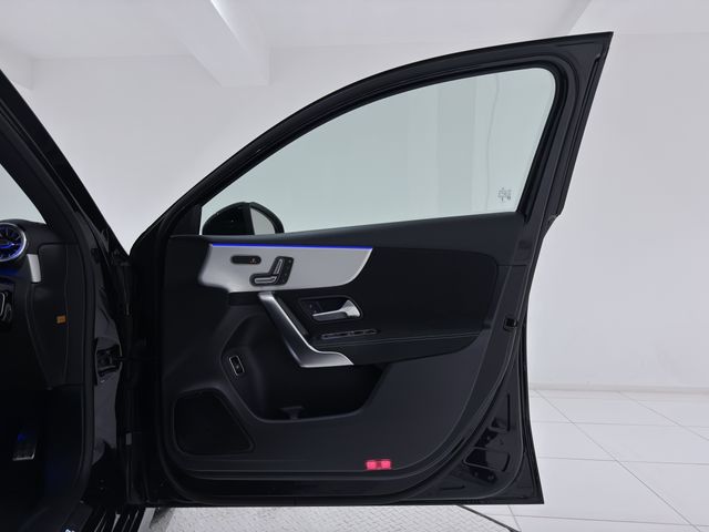 MERCEDES BENZ A CLAS 2025 Image 31
