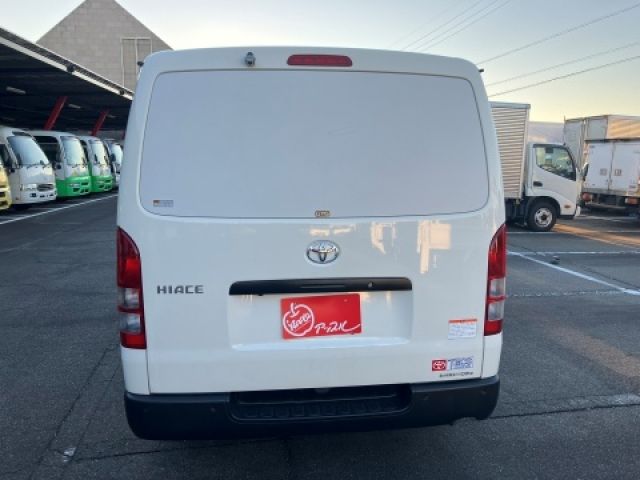 TOYOTA HIACE VAN 2WD 2023 Image 31