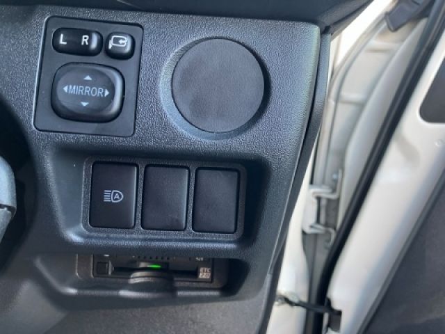 TOYOTA HIACE VAN 2WD 2023 Image 31