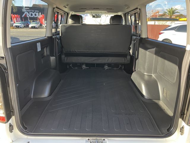 TOYOTA HIACE VAN 2WD 2016 Image 31