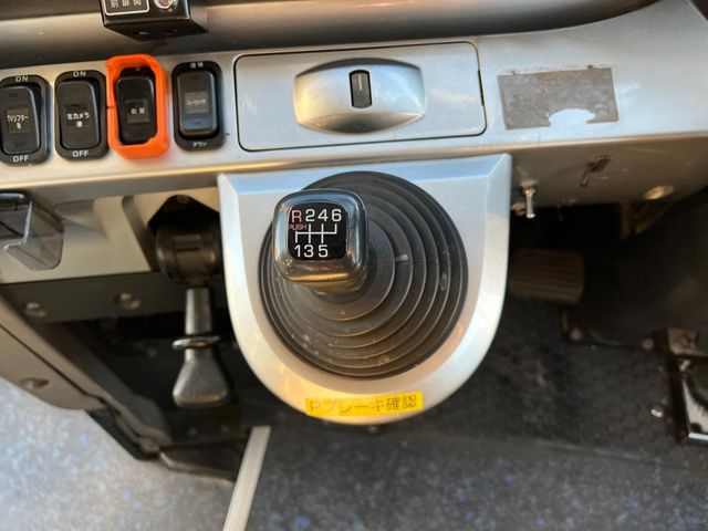 MITSUBISHI FUSOU AERO ACE 2007 Image 31