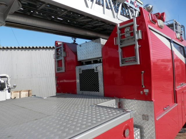 HINO PROFIA 2009 Image 31