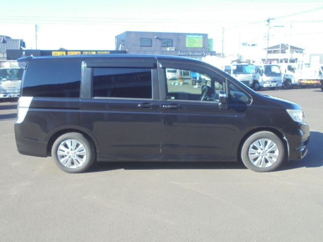 HONDA STEPWAGON SPADA 2010 Image 31