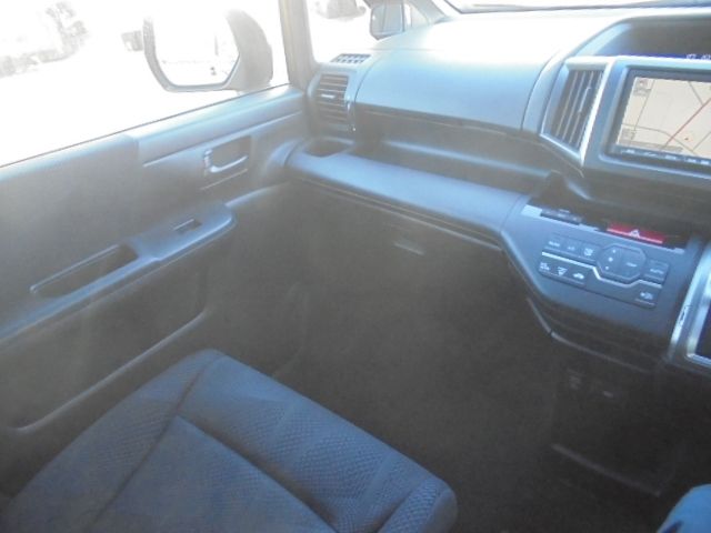 HONDA STEPWAGON SPADA 2010 Image 31