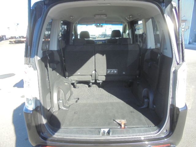 HONDA STEPWAGON SPADA 2010 Image 31