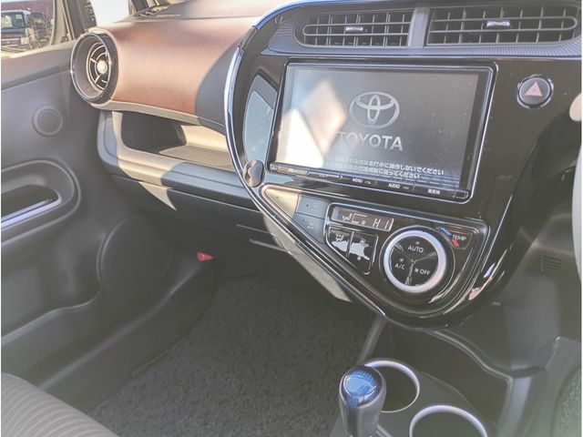 TOYOTA AQUA 2017 Image 31