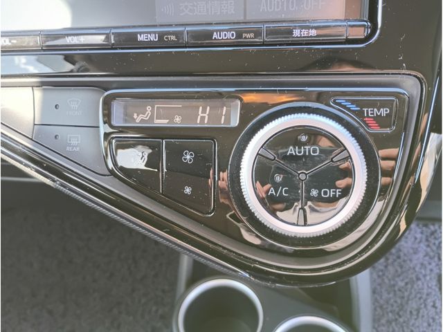 TOYOTA AQUA 2017 Image 31