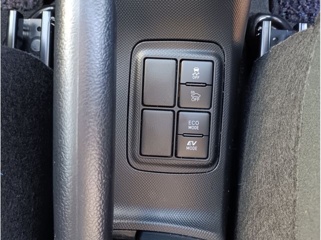 TOYOTA AQUA 2017 Image 31