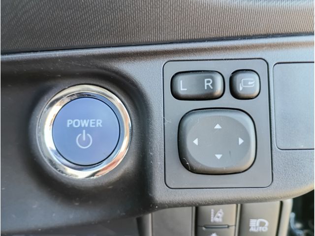 TOYOTA AQUA 2017 Image 31