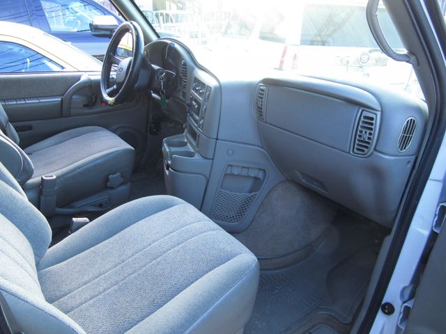 CHEVROLET ASTRO 2002 Image 31