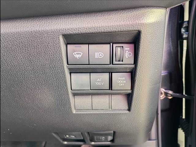 TOYOTA NOAH HYBRID 4WD 2023 Image 31