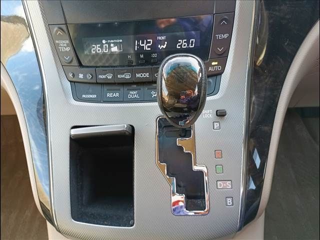 TOYOTA ALPHARD HYBRID 4WD 2013 Image 31