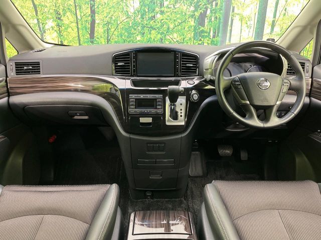 NISSAN ELGRAND 2018 Image 31