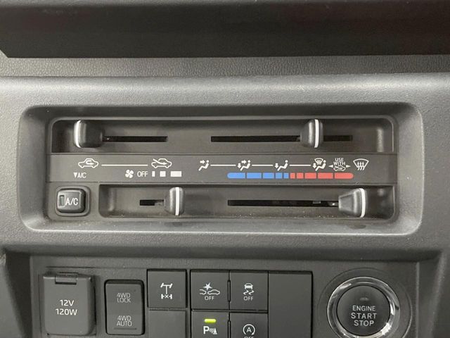 DAIHATSU HIJET TRUCK 4WD 2022 Image 31