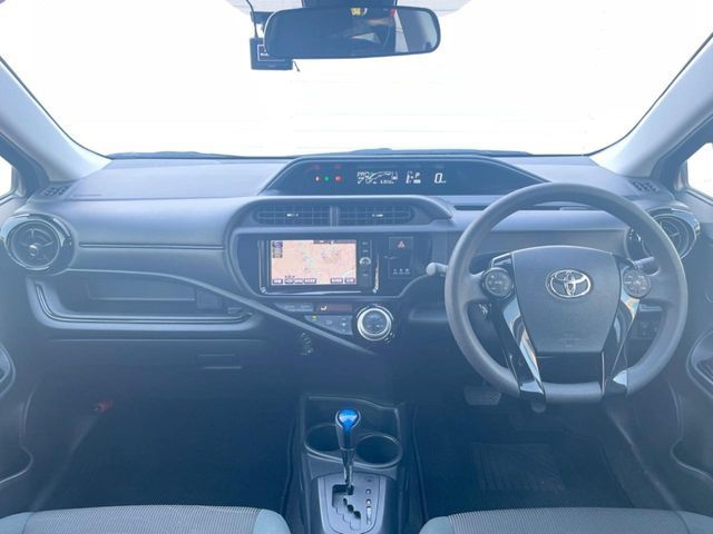 TOYOTA AQUA 2017 Image 31