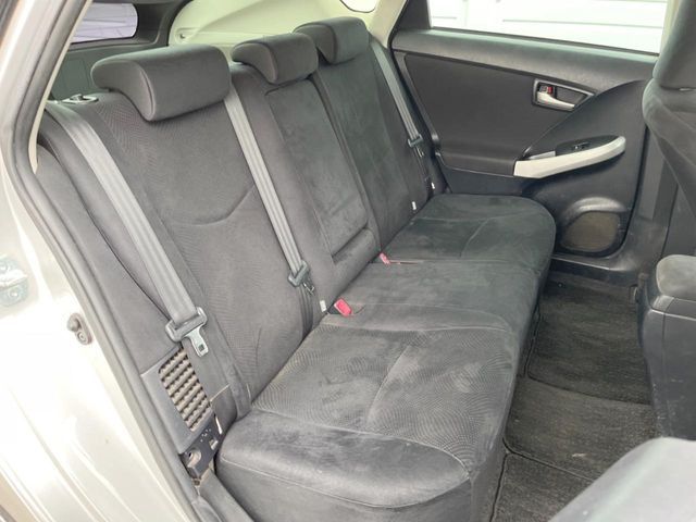 TOYOTA PRIUS 2015 Image 31